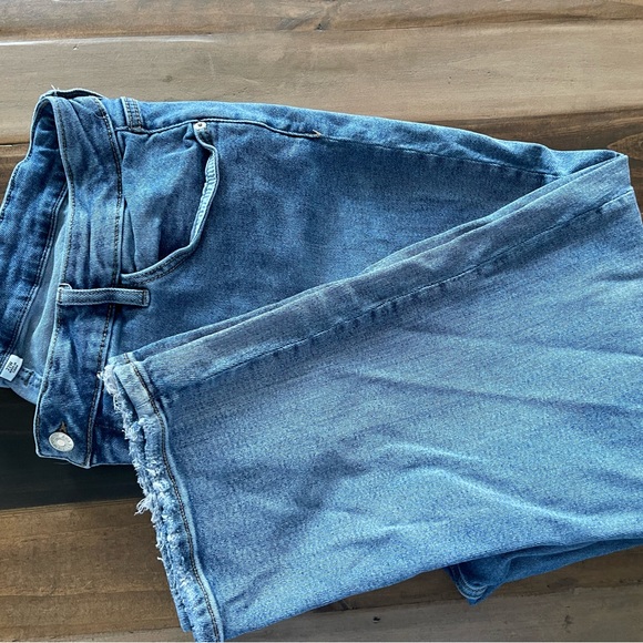 Plus Boyfriend Jeans - Picture 5 of 11